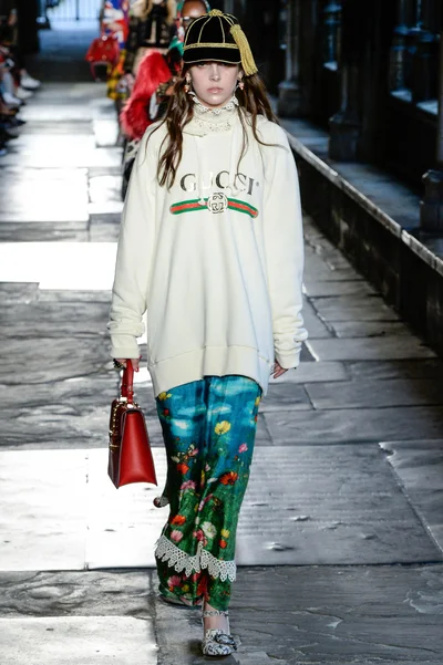 Look 34